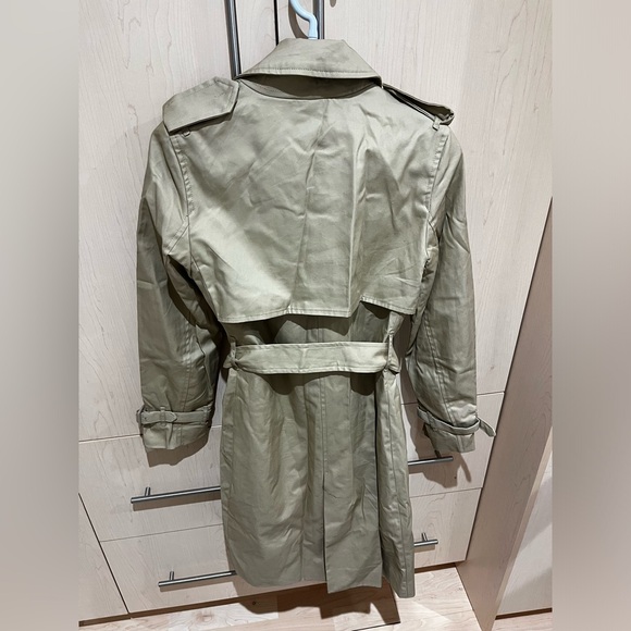 NWT Mid-length Trench - Picture 3 of 3